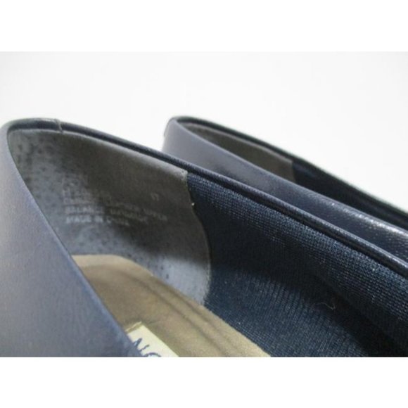 *Nordstrom Navy Blue Vintage Midnight Leather Upper Square Toe Low Pumps - Picture 7 of 9